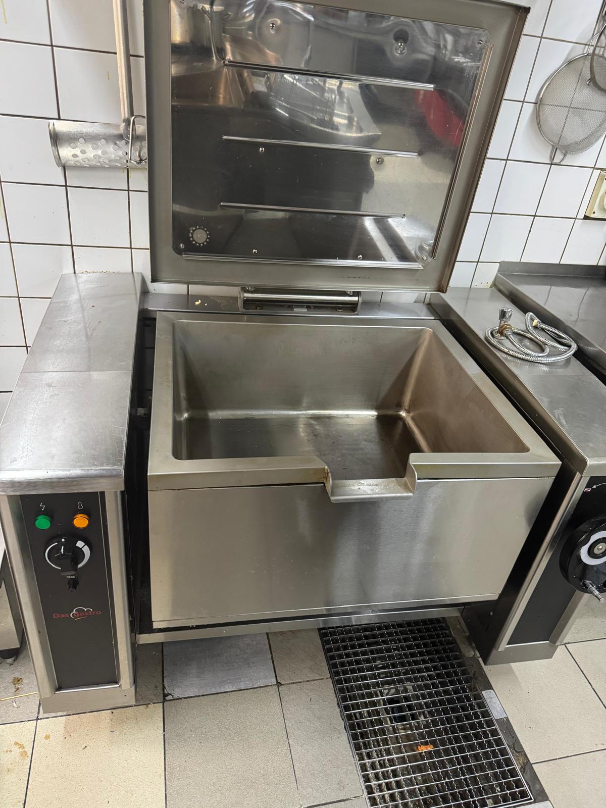 Nerezová výklopná smažicí pánev s otevřeným víkem